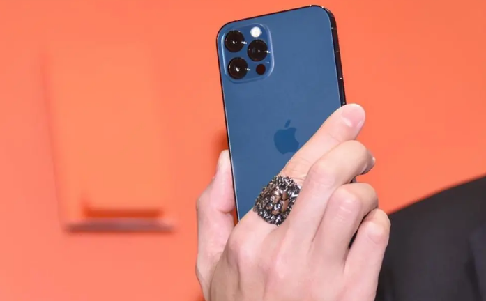 吕梁苹果手机维修分享iPhone12系列重启方法教程 